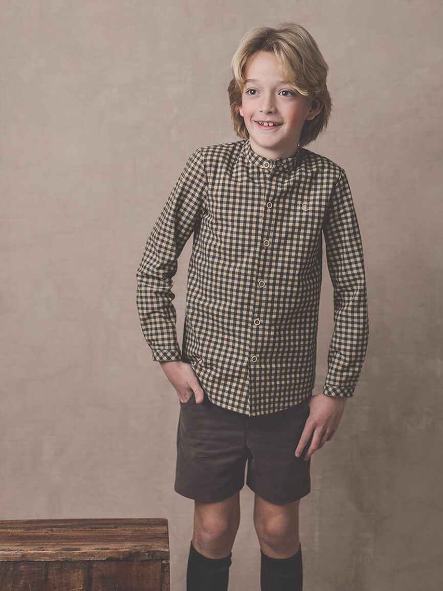 conjunto niño camisa vichy mostaza ambiente